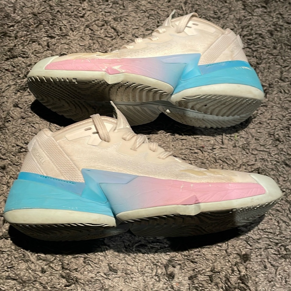 Adidas don issue 4
